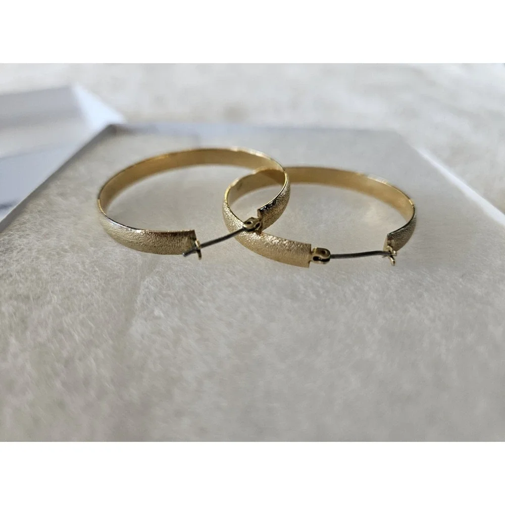 Vintage textured gold tone small hoop Earrings 1.5 Inch